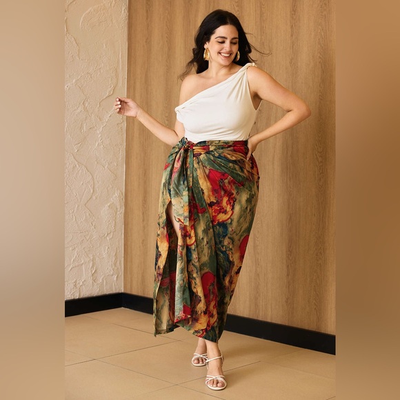 Elegant Multicolor Swim Sarong - Picture 5 of 8